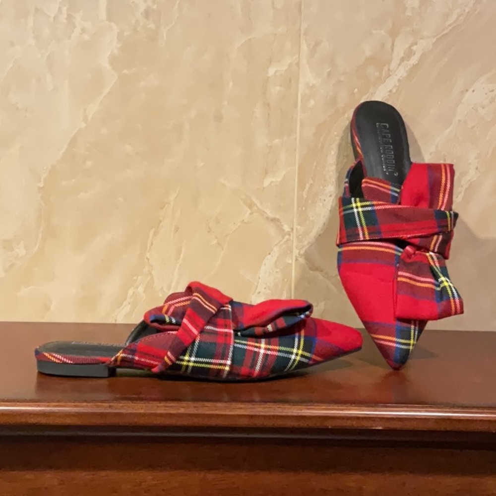 Cape Robbin Red Plaid Mules, Size 7